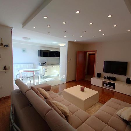 Apartman Mare Nostrum**** Apartment Rijeka Luaran gambar